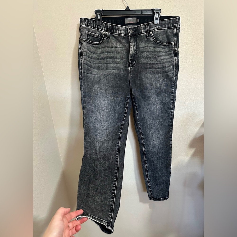 16S Torrid Sky High Skinny Super Soft